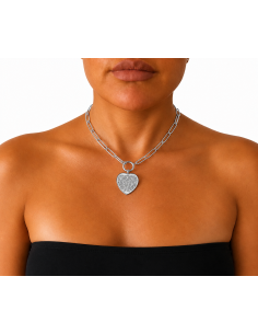 Collar plateado con corazón grabado y oración Padre Nuestro. 2