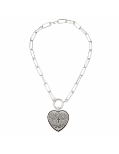 Collar plateado con corazón grabado y oración Padre Nuestro.