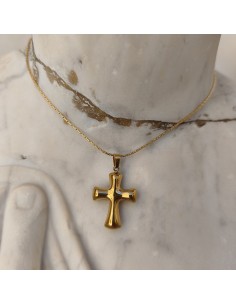 Cruz Gota de Fé | Colgante minimalista dorado en acero inoxidable