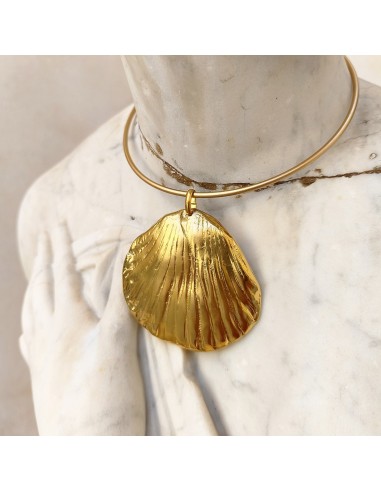 Collar choker concha marina dorada | Joyería artesanal