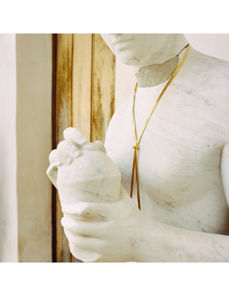 Nudo de Luz | Collar dorado tipo corbata ajustable