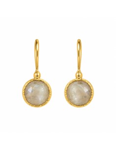 Pendientes Perla Lunar dorados con gancho curvo lucidos en la oreja 2