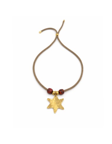 Estrella Safarí | Collar bohemio con estrella dorada y cordón ajustable