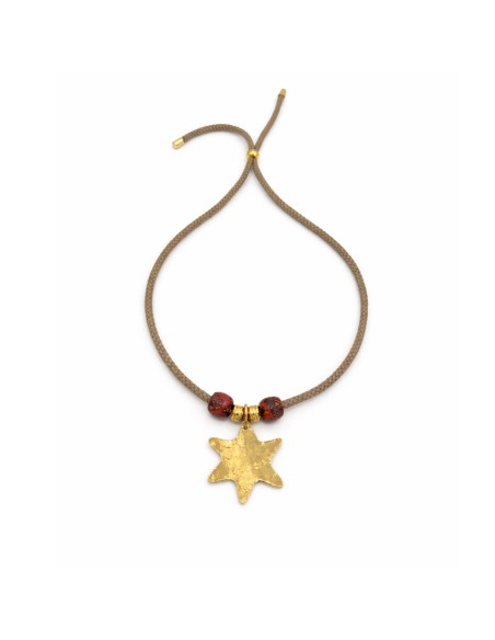 Estrella Safarí | Collar bohemio con estrella dorada y cordón ajustable